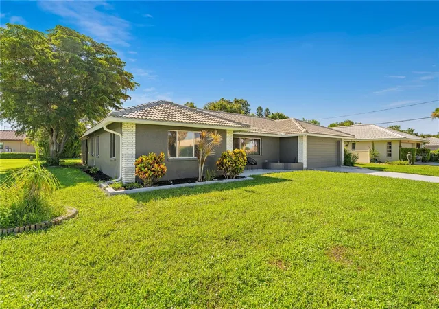 2nd image of 420 Signorelli Dr, Nokomis, FL 34275 | MLS# A4703937