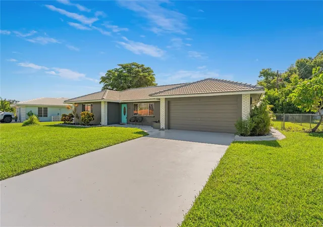 image of 420 Signorelli Dr, Nokomis, FL 34275 | MLS# A4703937