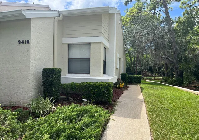 2nd image of 9410 Nakoma Wy #H, Weeki Wachee, FL 34613 | MLS# W7888879