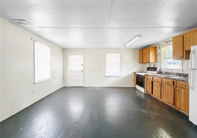 Photo 2 of House for sale at 1455 10Th St Nw, Largo, FL 33770 | MLS# TB8542120 | Listing updated on 2026-10-29