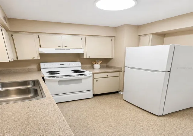 Photo 4 of House for sale at 5222 Bogdonoff Dr, Seffner, FL 33584 | MLS# TB8542124 | Listing updated on 2026-09-24