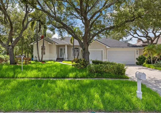 4th image of 2706 Skimmer Point Dr S, Gulfport, FL 33707 | MLS# TB8542125