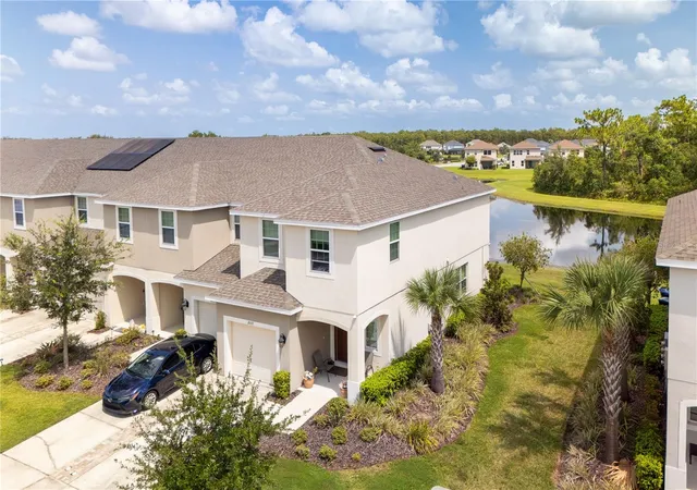 Photo 2 of Townhouse for sale at 2037 Crystal Bell St, Orlando, FL 32824 | MLS# S5156248 | Listing updated on 2026-09-01
