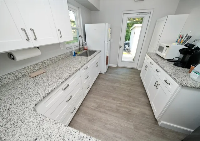 Listing Photo 2 - Condo for sale in building located at 11200 102Nd Ave, Largo, FL 33778 - Unit #15