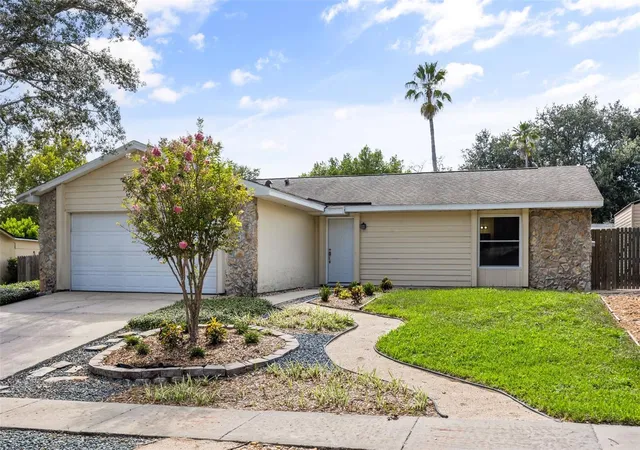 Single family home for sale at 2808 Tamarack Trl, APOPKA, FL 32703 | MLS# O6436316