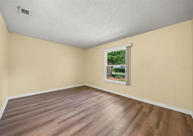 Photo 3 of Single family home for sale at 2808 Tamarack Trl, Apopka, FL 32703 | MLS# O6436316 | Listing updated on 2026-09-30