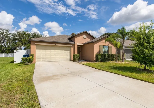Photo 2 of Single family home for sale at 518 Argyll Dr, Spring Hill, FL 34609 | MLS# W7888880 | Listing updated on 2026-09-05