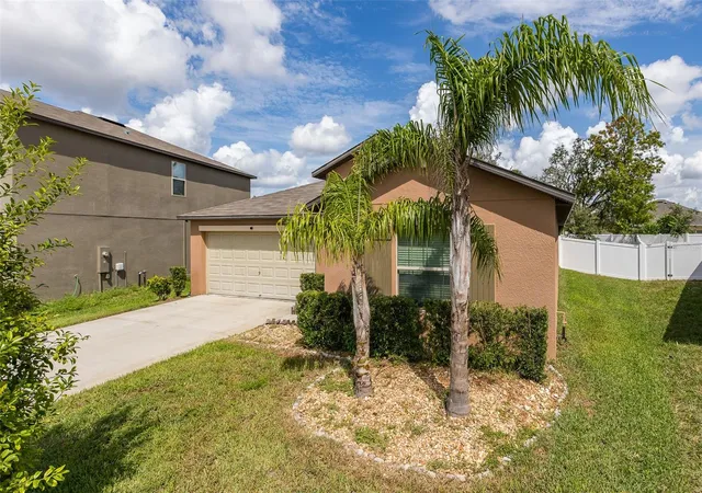 Photo 4 of Single family home for sale at 518 Argyll Dr, Spring Hill, FL 34609 | MLS# W7888880 | Listing updated on 2026-09-05