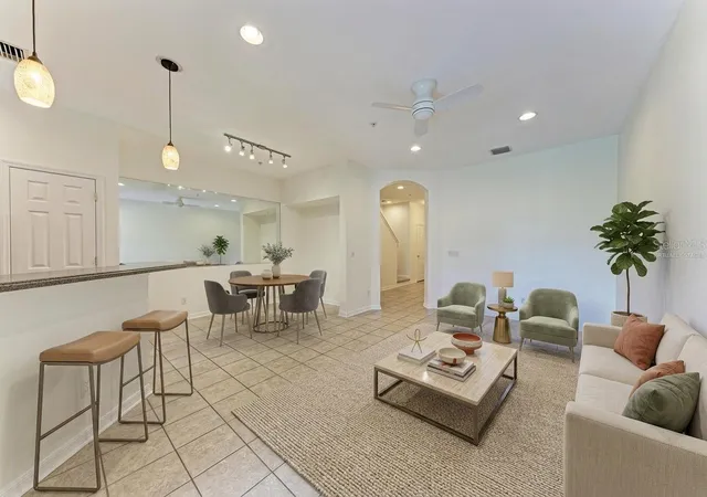 3rd image of 1510 Grantham Dr, Sarasota, FL 34234 | MLS# A4703943