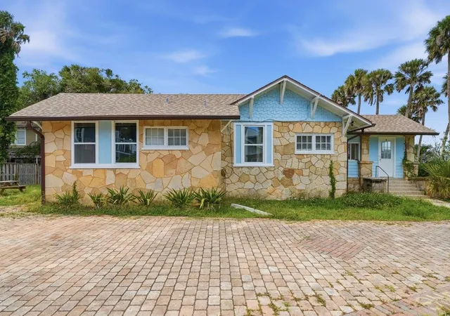 Photo 2 of Single family home for sale at 5202 Riverside Dr, Port Orange, FL 32127 | MLS# NS1089087 | Listing updated on 2026-09-25