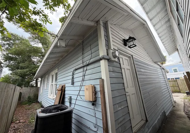 2nd image of 618 15th St N, St Petersburg, FL 33705 | MLS# FC320945