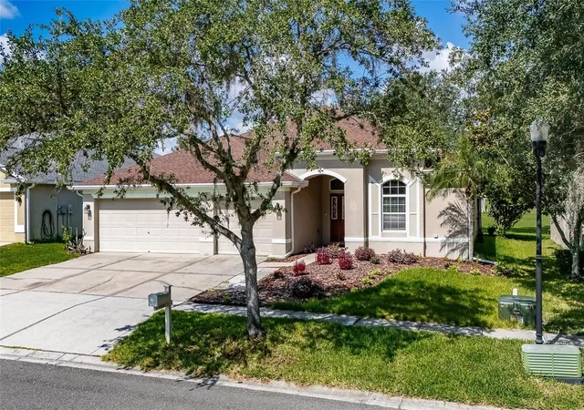 Photo 2 of Single family home for sale at 1438 Emerald Hill Wy, Valrico, FL 33594 | MLS# TB8542145 | Listing updated on 2026-10-03