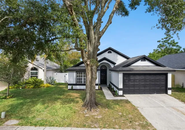 Photo 2 of Sale Pending at 2287 Pebblewood Dr, Apopka, FL 32703 | MLS# O6436330 | Listing updated on 2026-09-02