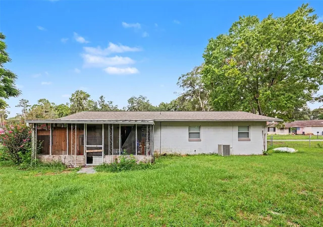Photo 2 of Single family home for sale at 2209 Ne 36th St, Ocala, FL 34479 | MLS# O6436338 | Listing updated on 2026-08-30