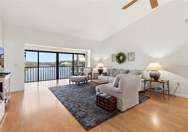 Listing Photo 5 - Condo for sale in building located at 352 NW 14th Pl, CRYSTAL RIVER, FL 34428 - Unit #26