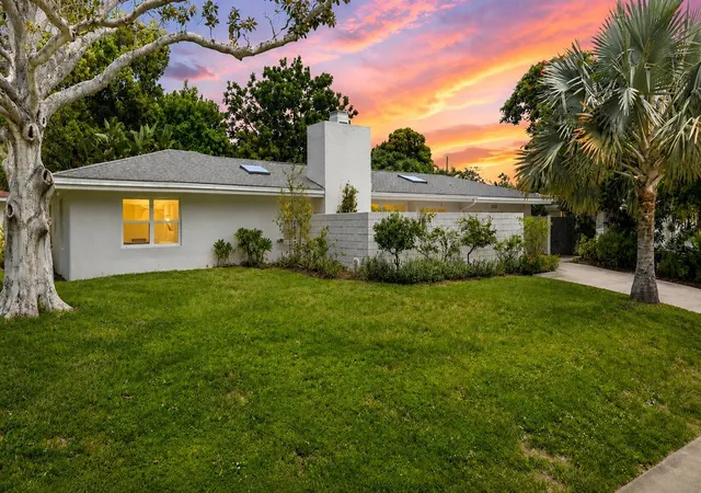 Photo 1 of Single family home for sale at 3536 Jaffa Dr, Sarasota, FL 34239 | MLS# N6145472 | Listing updated on 2026-09-30
