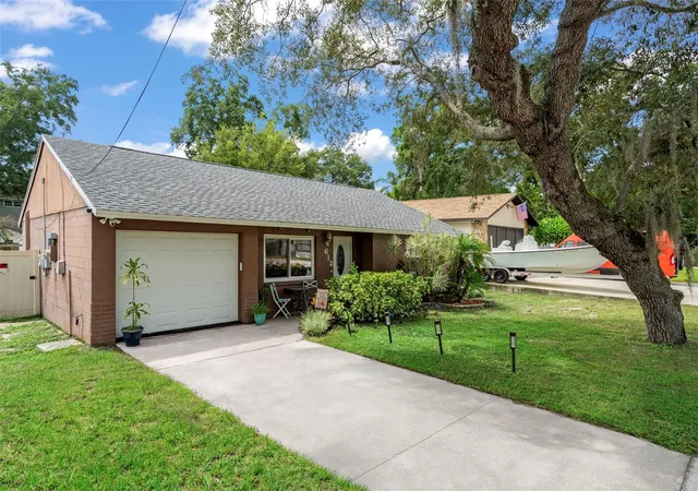 Photo 1 of Single family home for sale at 612 E Spruce St, Tarpon Springs, FL 34689 | MLS# TB8542156 | Listing updated on 2026-10-09