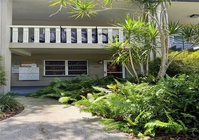 Photo 3 of Condo for sale at 450 32nd Ave N #107W, St Petersburg, FL 33704 | MLS# TB8542157 | Listing updated on 2026-09-08