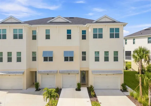 Photo 2 of Townhouse for sale at 9939 Key Haven Rd, Seminole, FL 33777 | MLS# TB8542161 | Listing updated on 2026-09-06