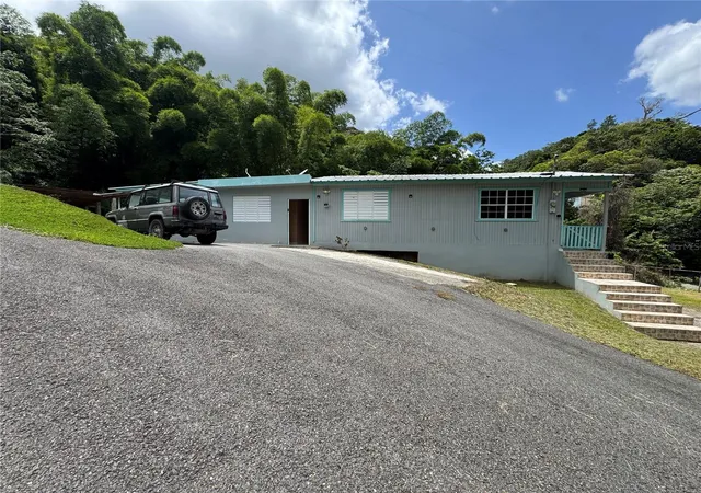 Photo 3 of Single family home for sale at 131 Guilarte, Adjuntas, PR 00601 | MLS# PR9123670 | Listing updated on 2026-08-26