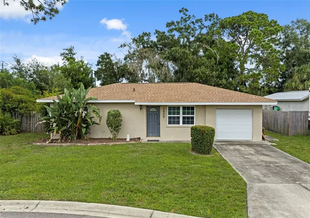 Photo 1 of Single family home for sale at 3909 Coleridge Pl, Sarasota, FL 34241 | MLS# A4703958 | Listing updated on 2026-09-16