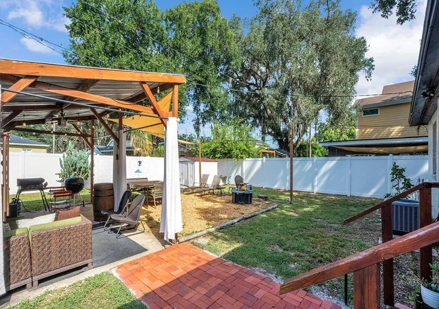 Photo 2 of Single family home for sale at 1812 Janice Ave, Orlando, FL 32803 | MLS# O6436349 | Listing updated on 2026-09-14