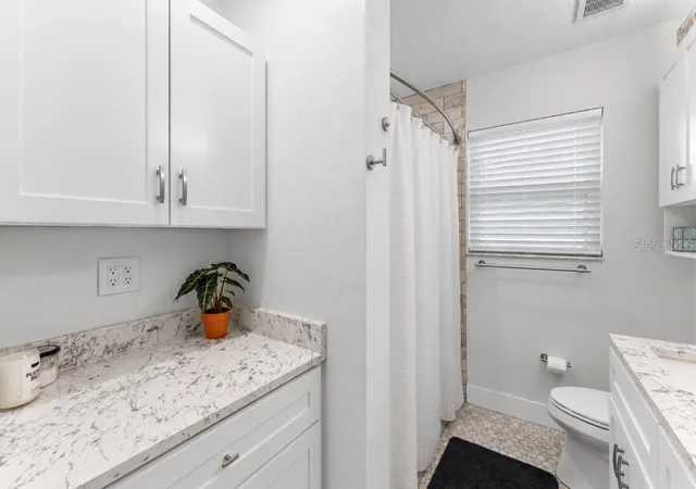 Photo 4 of Single family home for sale at 1812 Janice Ave, Orlando, FL 32803 | MLS# O6436349 | Listing updated on 2026-09-14