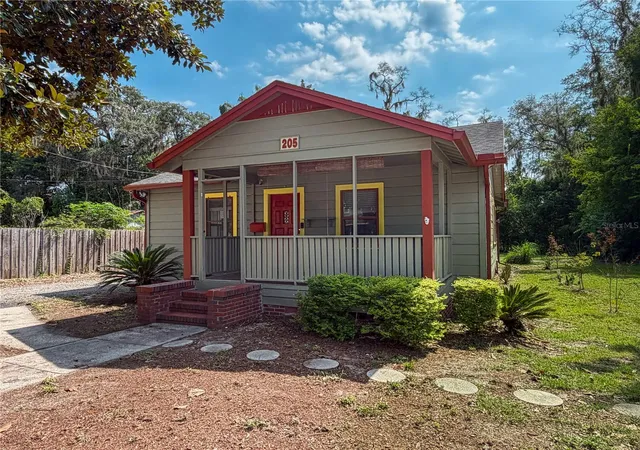 3rd image of 205 Ne 9Th St, Gainesville, FL 32601 | MLS# GC542982