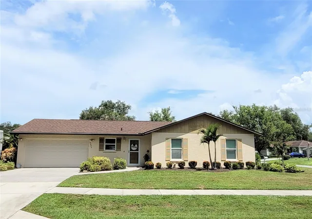 1st image of 3885 47th St, Sarasota, FL 34235 | MLS# A4703965