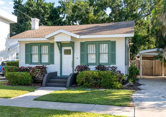 Photo 2 of Single family home for sale at 2530 Loma Linda St, Sarasota, FL 34239 | MLS# A4703967 | Listing updated on 2026-09-16