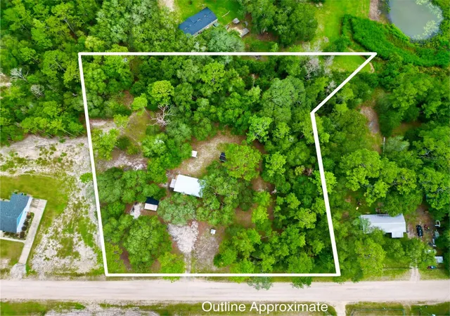 Photo 3 of Manufactured home for sale at 107 Crystal Lake Dr, Melrose, FL 32666 | MLS# GC542984 | Listing updated on 2026-08-26