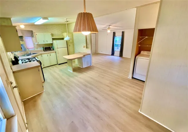 Photo 4 of Manufactured home for sale at 107 Crystal Lake Dr, Melrose, FL 32666 | MLS# GC542984 | Listing updated on 2026-08-26