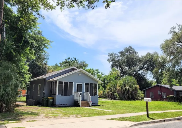 3rd image of 1542 29Th St, Sarasota, FL 34234 | MLS# A4703968