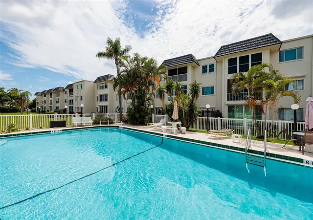 4th image of 4595 Chancellor St Ne #114, St Petersburg, FL 33703 | MLS# TB8542194