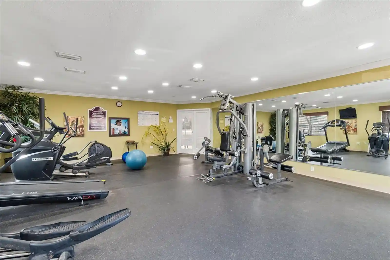 Listing Photo 46 - Condo for sale in 7210 N Manhattan Ave located at 7210 N Manhattan Ave, Tampa, FL 33614 - Unit #1014