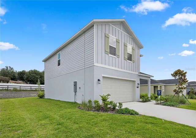 Photo 2 of Single family home for sale at 3216 Ne 38th St, Ocala, FL 34479 | MLS# OM731020 | Listing updated on 2026-08-28