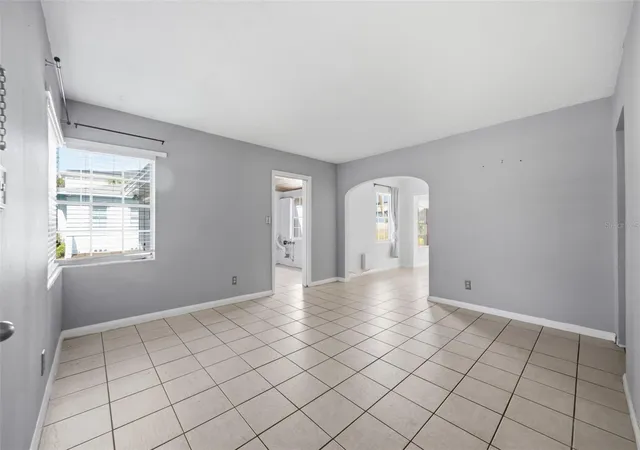 Photo 4 of Single family home for sale at 4003 W Euclid Ave, Tampa, FL 33629 | MLS# TB8542208 | Listing updated on 2026-10-04