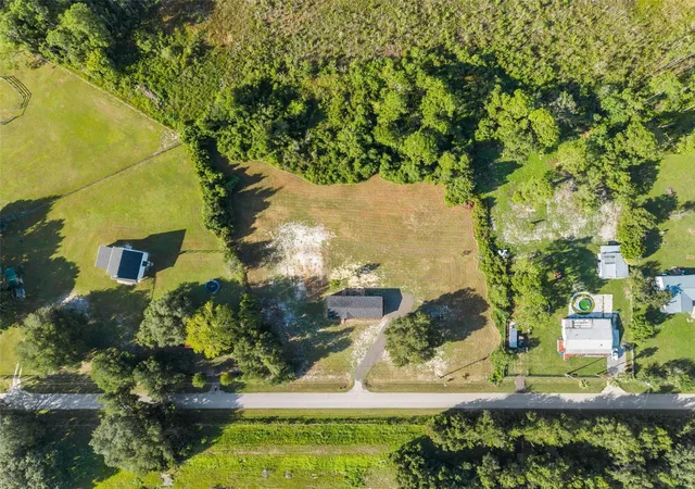Photo 2 of Manufactured home for sale at 12610 Se 115 Street, Ocklawaha, FL 32179 | MLS# GC542987 | Listing updated on 2026-09-15