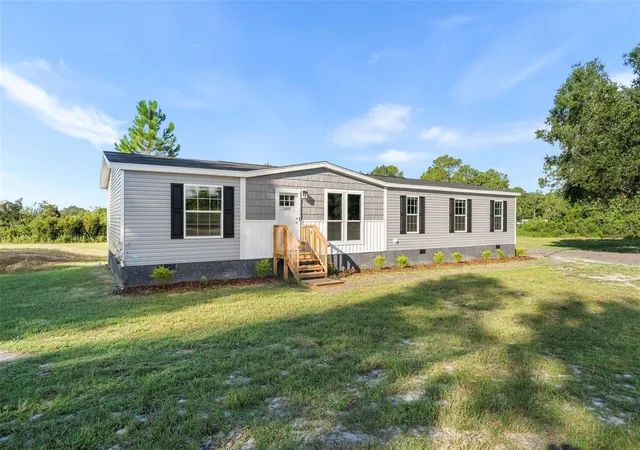 Photo 4 of Manufactured home for sale at 12610 SE 115 Street, Ocklawaha, FL 32179 | MLS# GC542987 | Listing updated on 2026-09-15