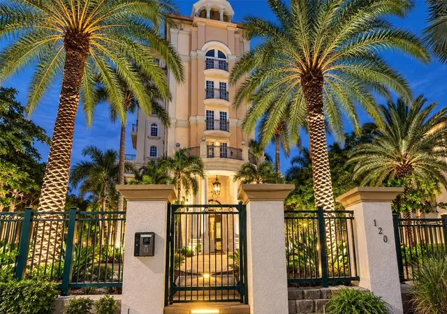 Listing Photo 5 - Condo for sale in building located at 420 Golden Gate Pt, Sarasota, FL 34236 - Unit #700