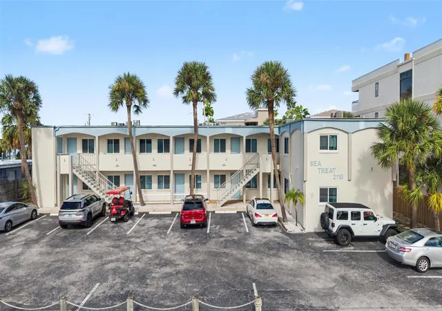 Photo 2 of Condo for sale at 2110 Gulf Blvd #6, Indian Rocks Beach, FL 33785 | MLS# TB8542216 | Listing updated on 2026-09-01