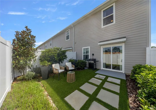 Photo 3 of Townhouse for sale at 5401 Nw 22nd Dr, Gainesville, FL 32653 | MLS# OM731026 | Listing updated on 2026-09-22