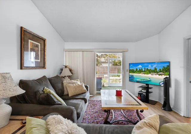 3rd image of 2538 W Brook Ln, Clearwater, FL 33761 | MLS# TB8542228