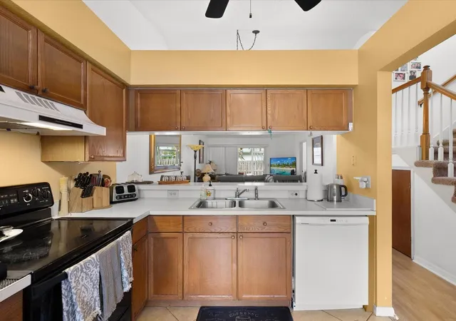 4th image of 2538 W Brook Ln, Clearwater, FL 33761 | MLS# TB8542228