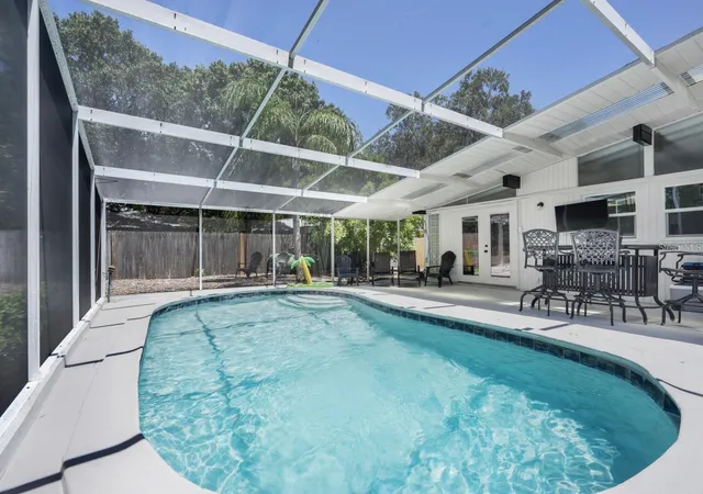 Photo 3 of Single family home for sale at 2213 Wason Rd, Sarasota, FL 34231 | MLS# A4703983 | Listing updated on 2026-08-28