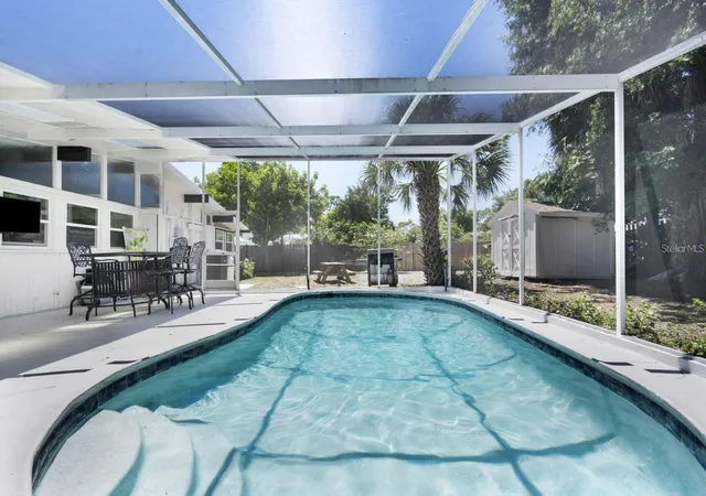 Photo 3 of Single family home for sale at 2213 Wason Rd, Sarasota, FL 34231 | MLS# A4703983 | Listing updated on 2026-08-28