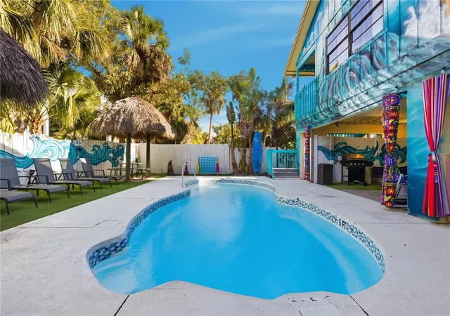 Photo 61 of Multi family home for sale at 527 Beach Rd, Sarasota, FL 34242 | MLS# TB8542235 | Listing updated on 2026-08-27