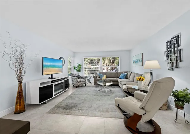 4th image of 3320 Gulf Of Mexico Dr, Longboat Key, FL 34228