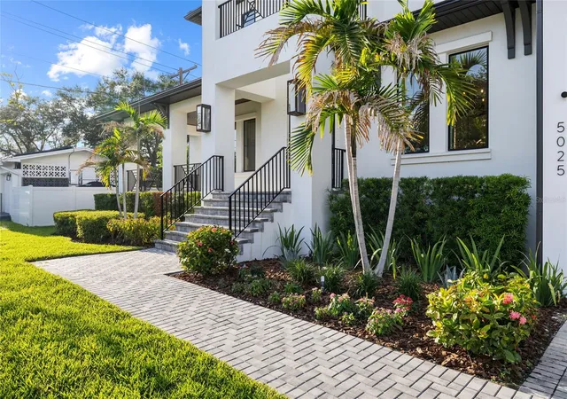 Photo 3 of Mansion for sale at 5025 W Dante Ave, Tampa, FL 33629 | MLS# TB8542238 | Listing updated on 2026-09-17