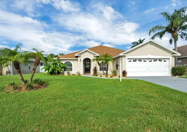 Photo 3 of Single family home for sale at 344 Ruby Lake Loop, Winter Haven, FL 33884 | MLS# S5156261 | Listing updated on 2026-09-23